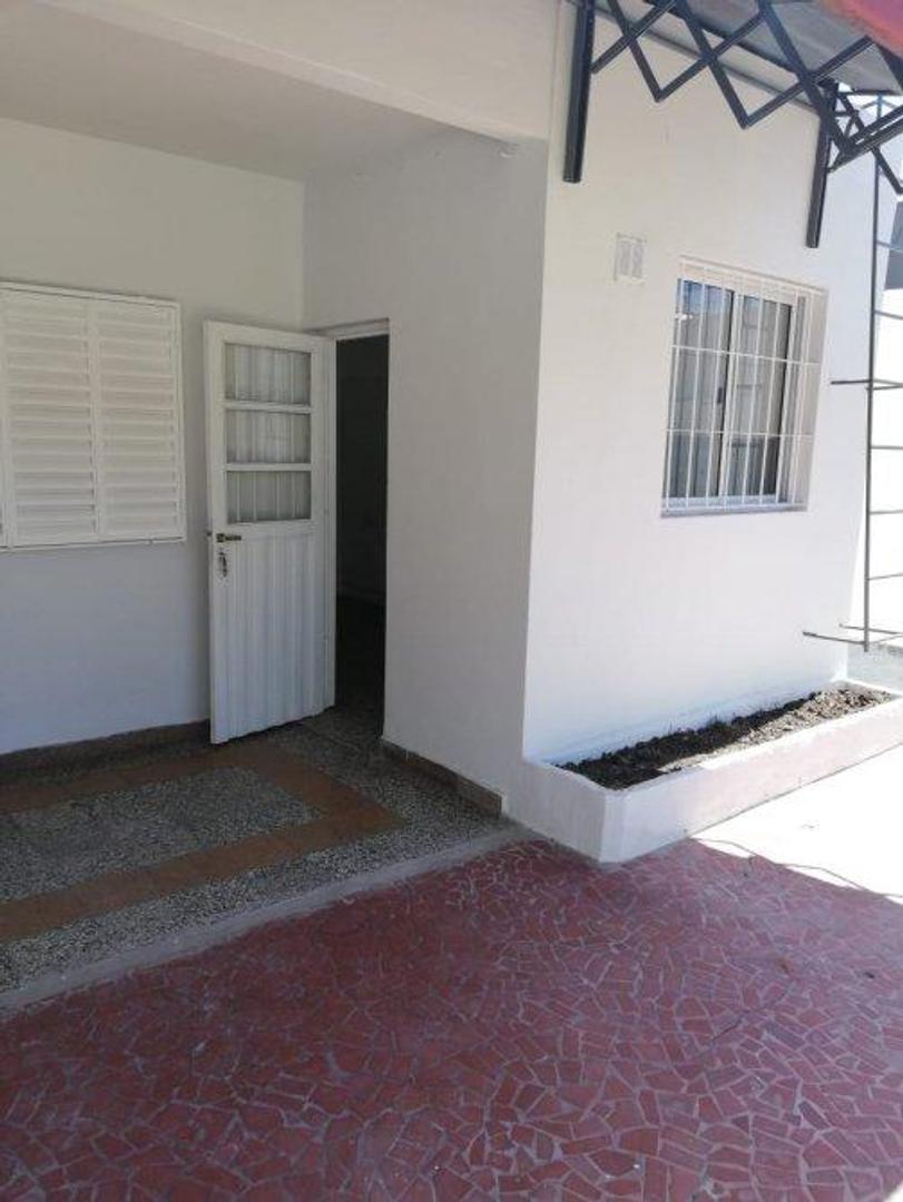 CASA 4 AMBIENTES- LLAVALLOL