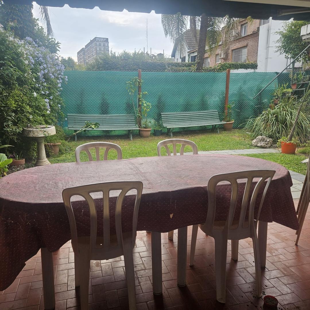 Casa en Venta con 3 cocheras