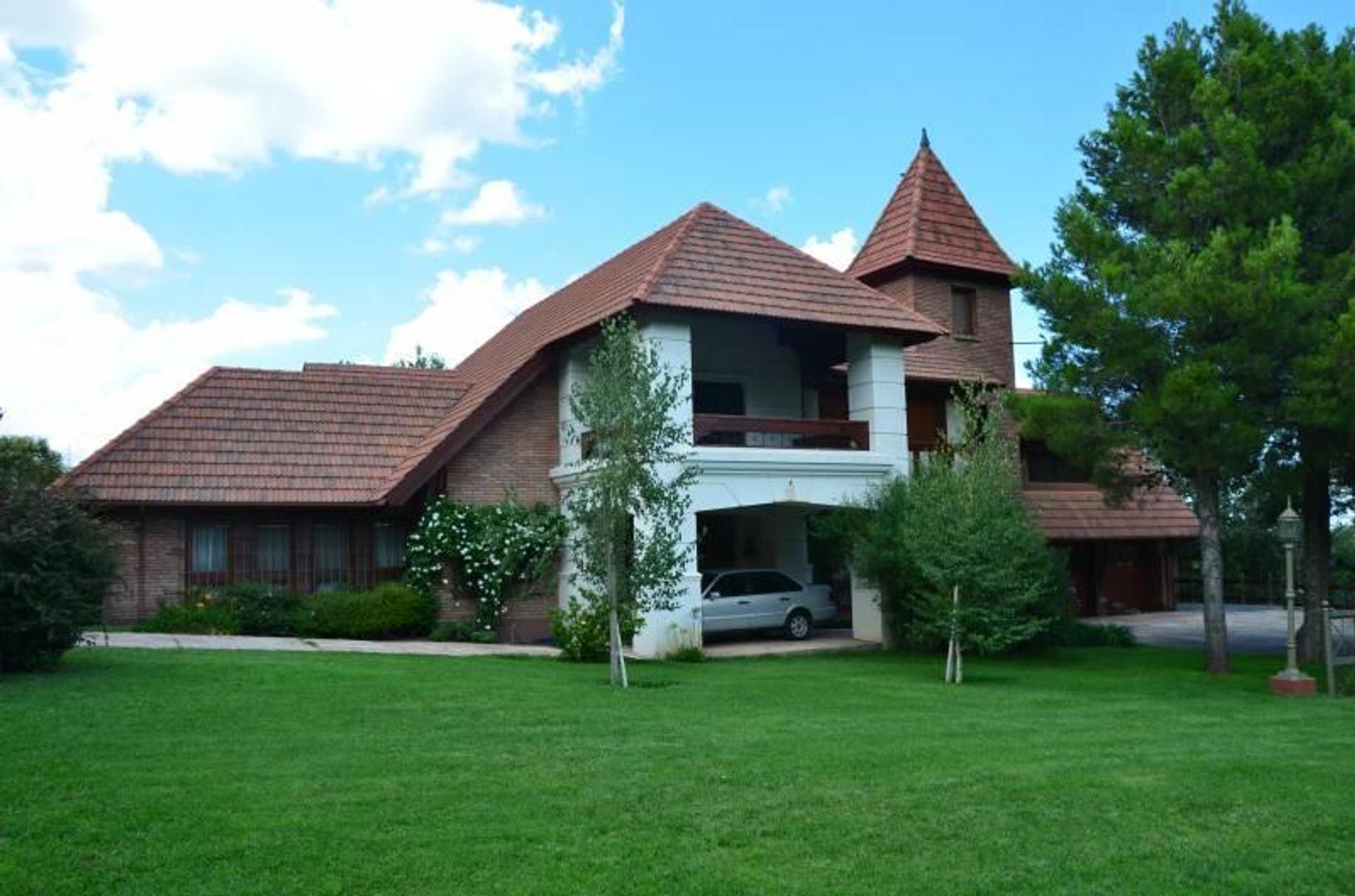 Emblemática residencia en Country Chumamaya