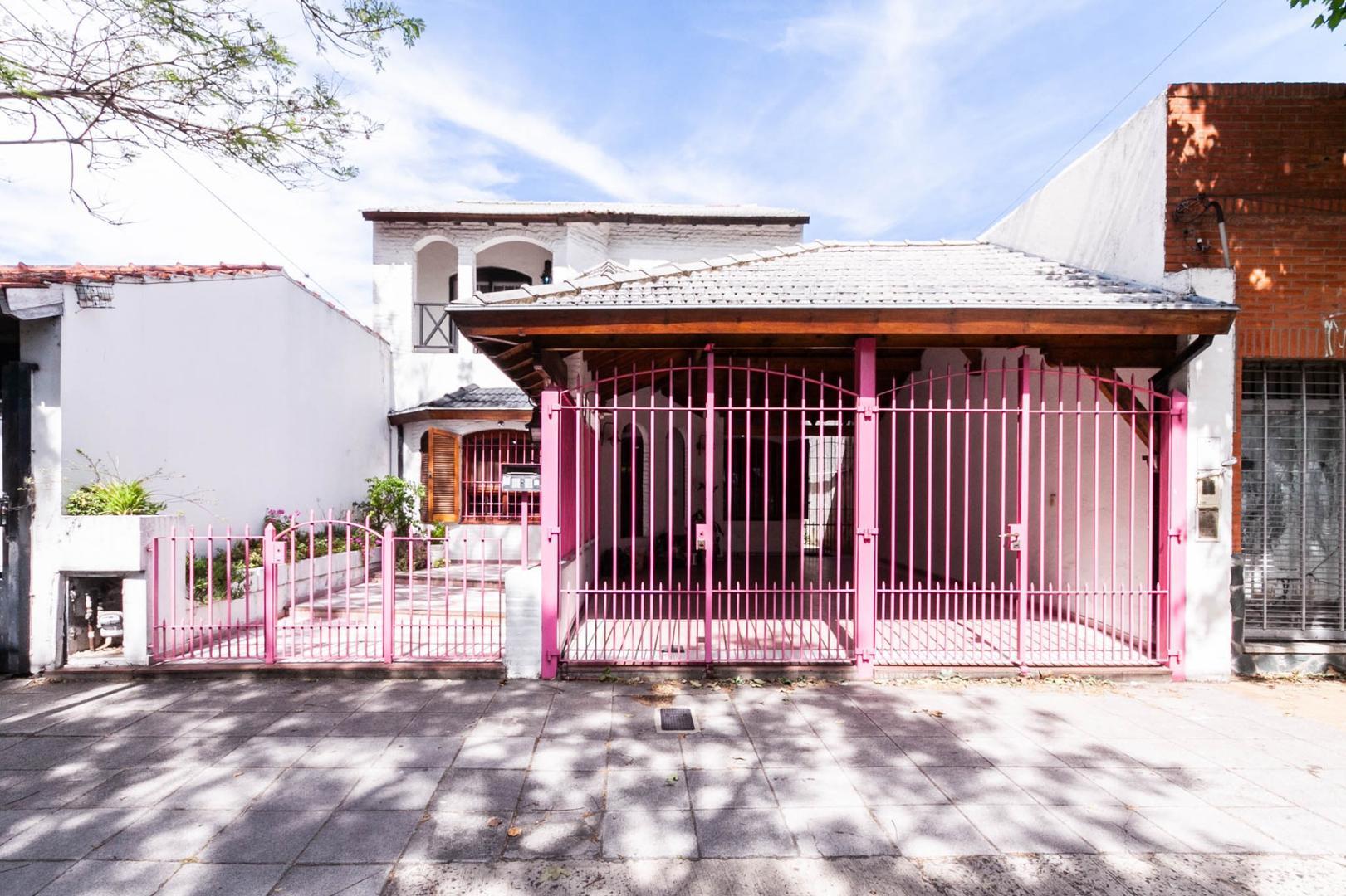 Casa 4 Ambientes 2 Plantas,  Quincho Apta Crédito Temperley