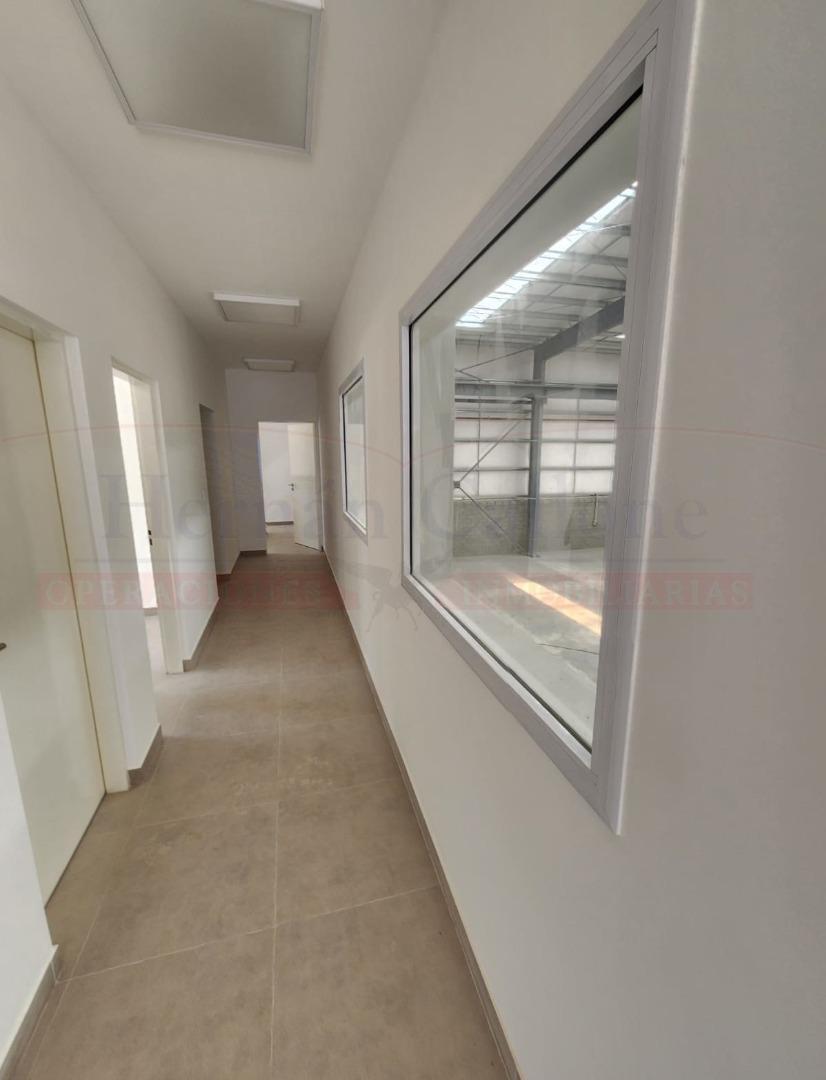 NAVE DE 2800 M² A ESTRENAR EN ALQUILER EN EBAPI