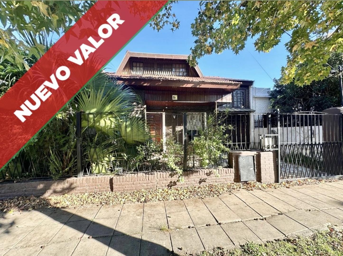 Chalet de 4 ambientes en dos plantas. Excelente ubicación.