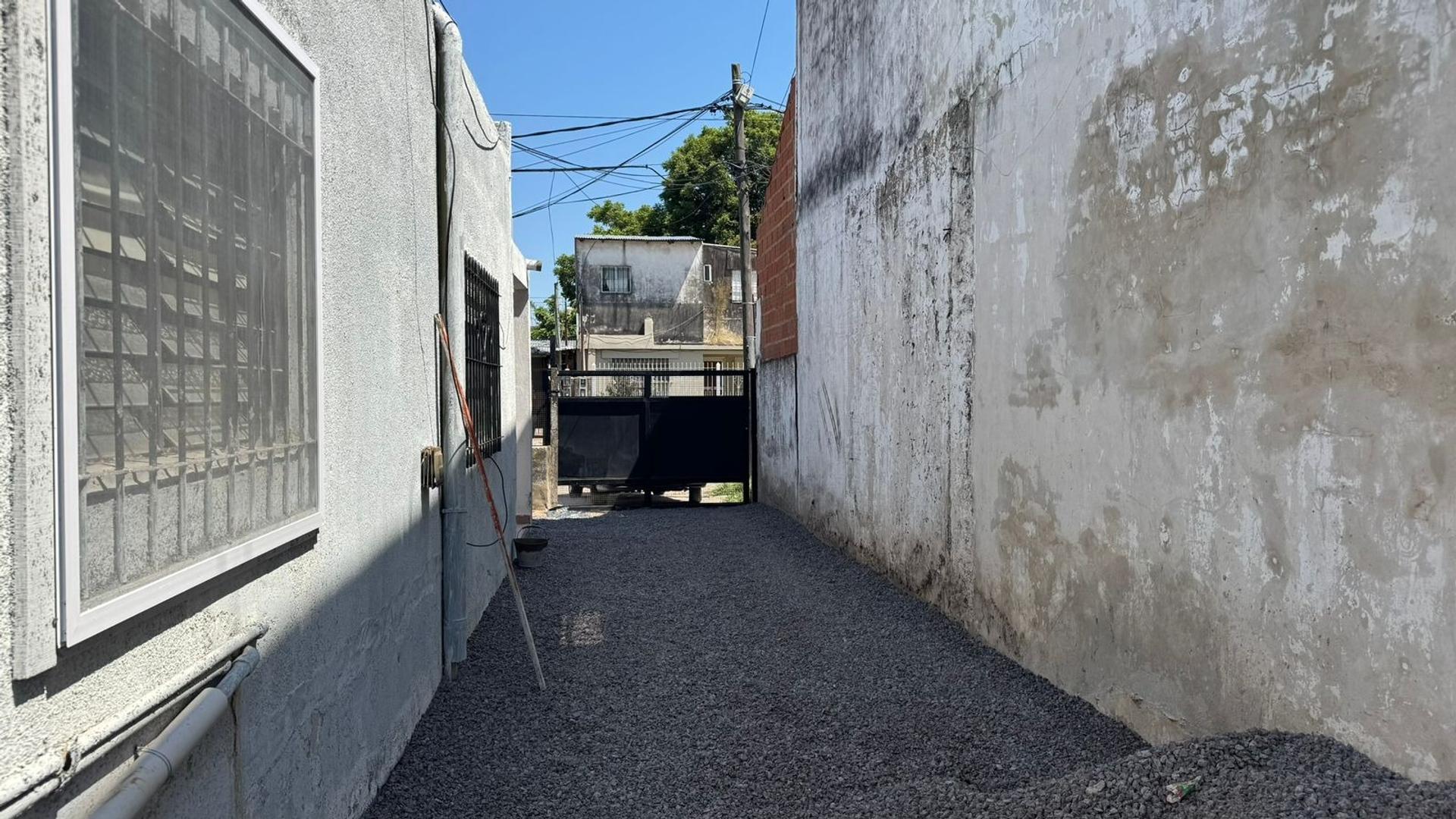 CASA EN ALQUILER - ADOLFO SOURDEAUX