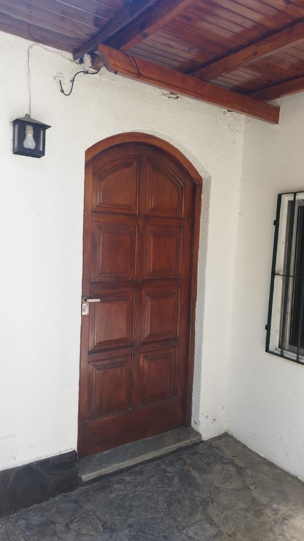 Depto Tipo Casa en Alquiler de 2 dormitorios