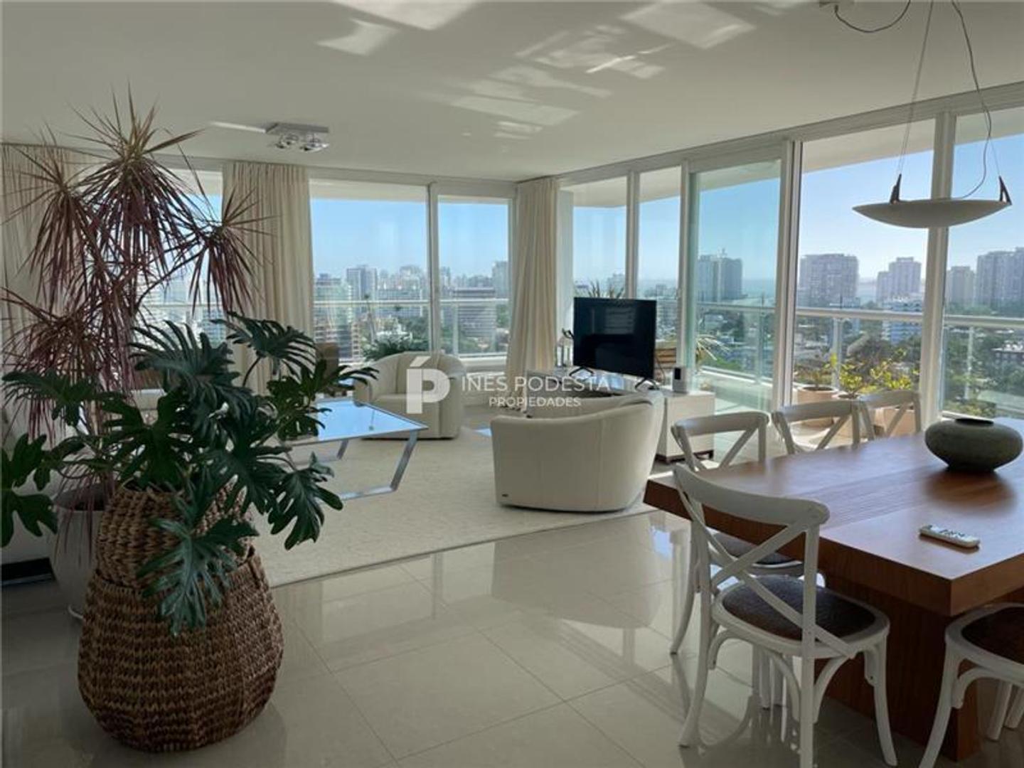 Departamento en Venta de 4 dormitorios