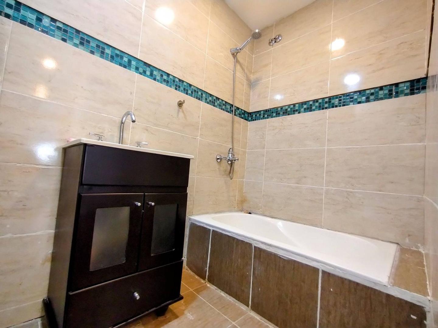 Depto Tipo Casa en Venta 50 años