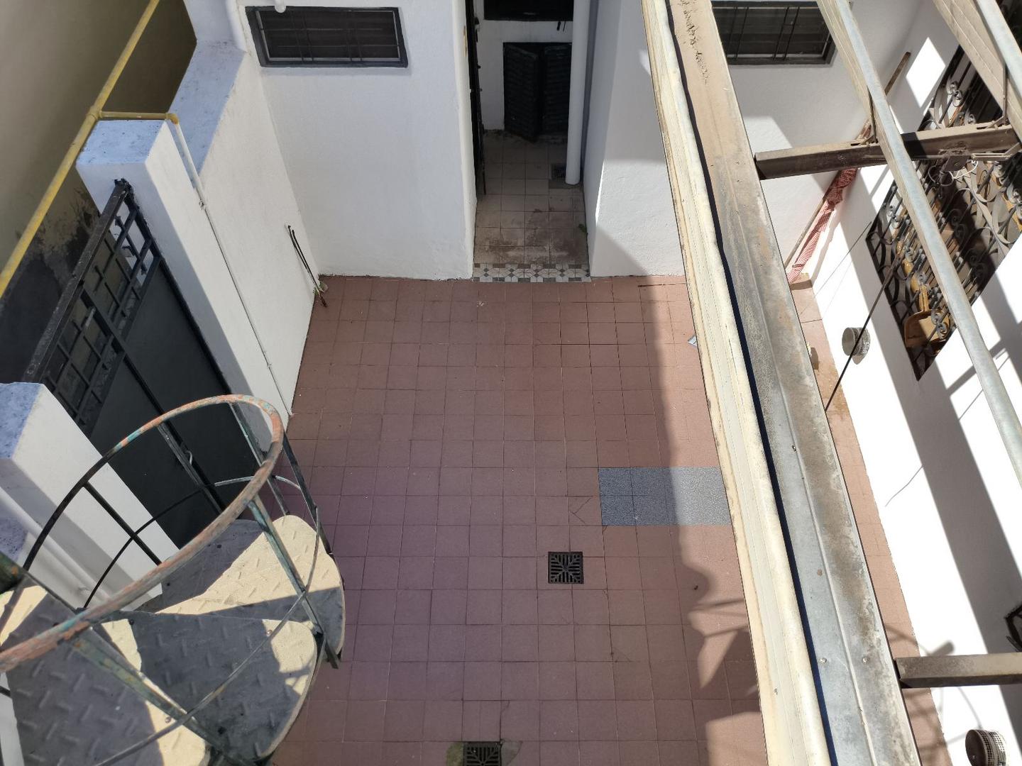 Depto Tipo Casa en Alquiler de 4 ambientes