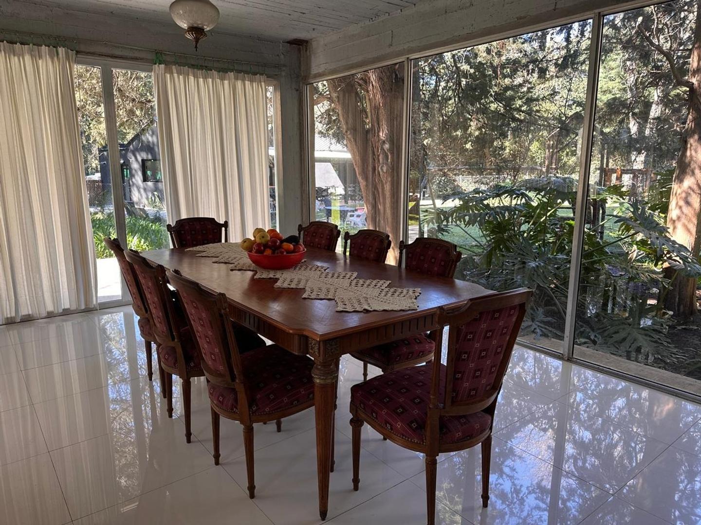 Casa 5 ambientes con 3 baños