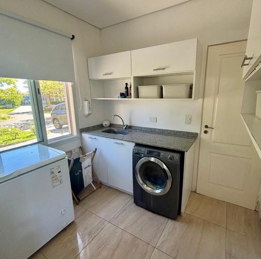 Tu próxima casa en El Cantón Islas | Vista al Lago.