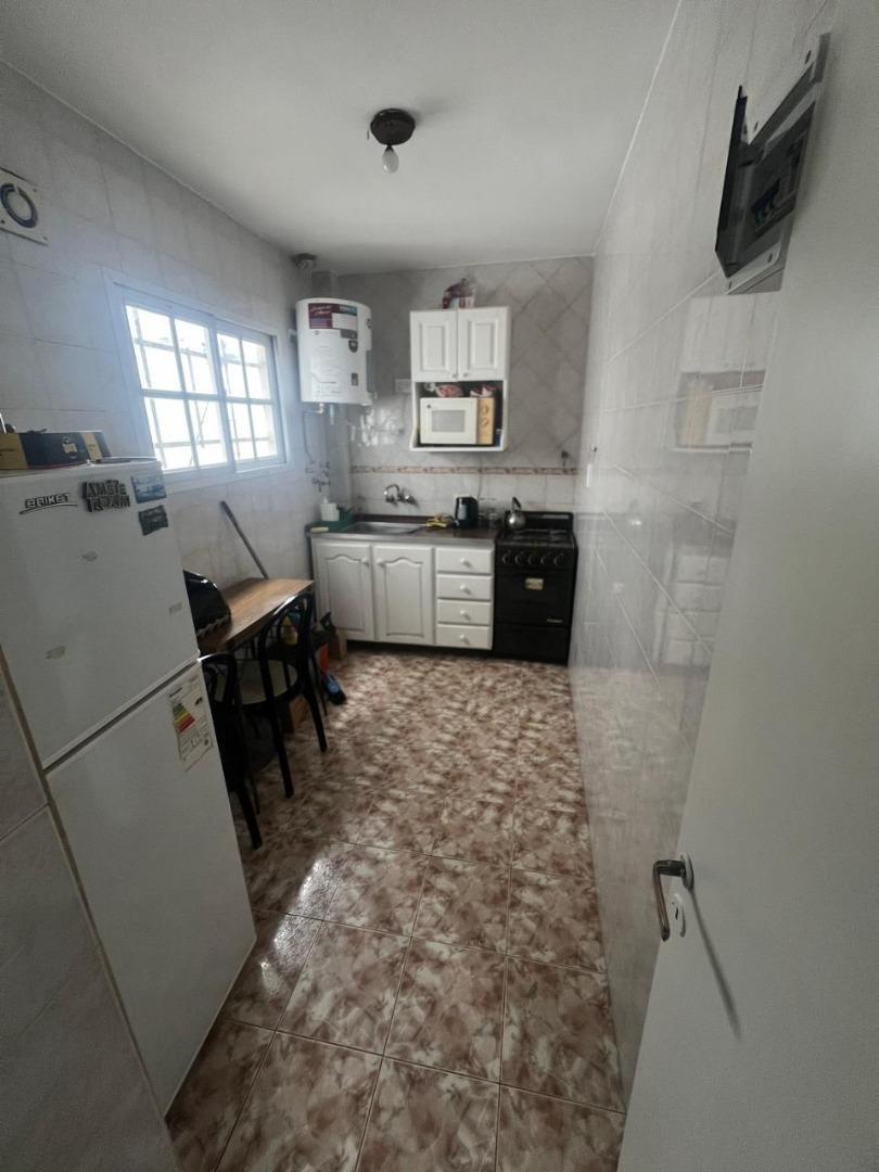 Depto 2 amb. Acepta jovenes. Max 4 personas