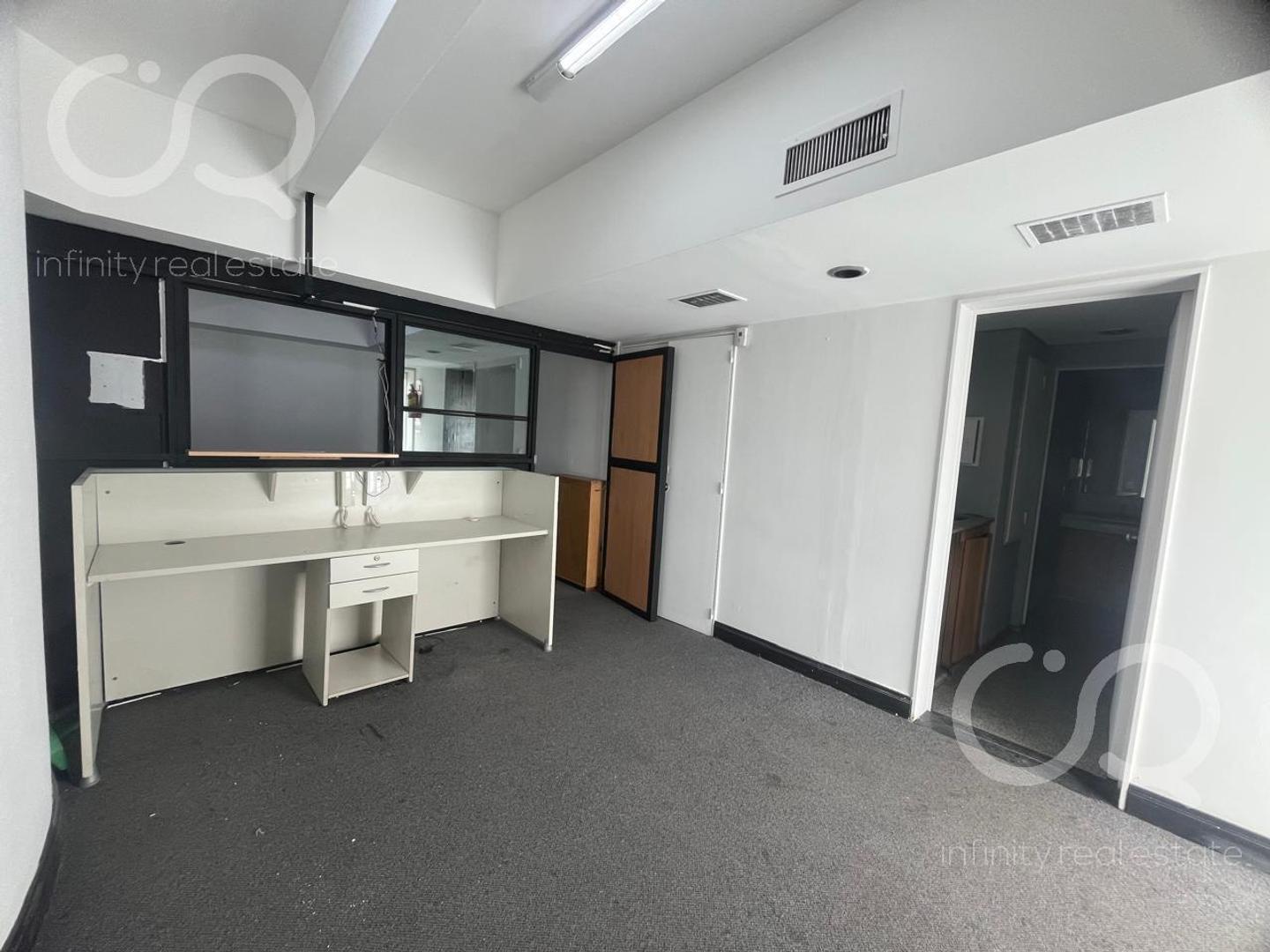 Oficina 4 ambientes con 2 baños