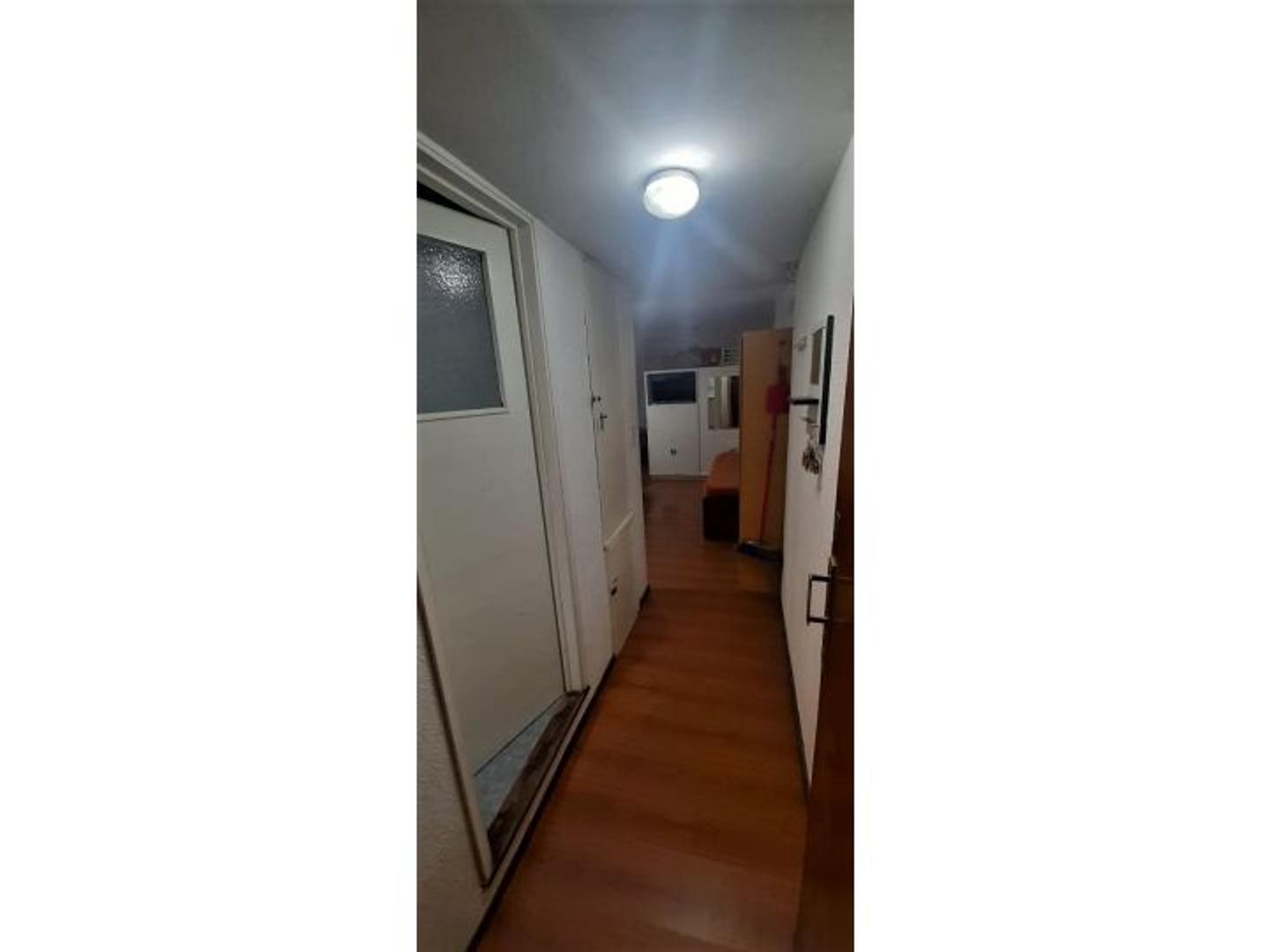 calle 23 623 , Piso 6