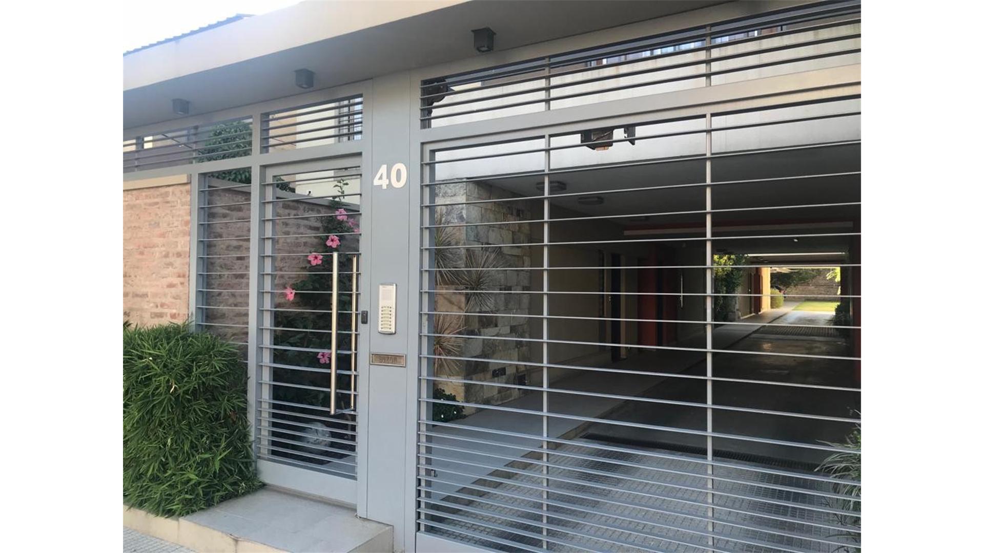 EXCELENTE DUPLEX 1 DORMITORIO CON PATIO