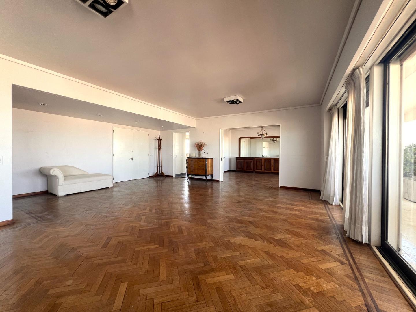 Departamento en Venta con 2 cocheras