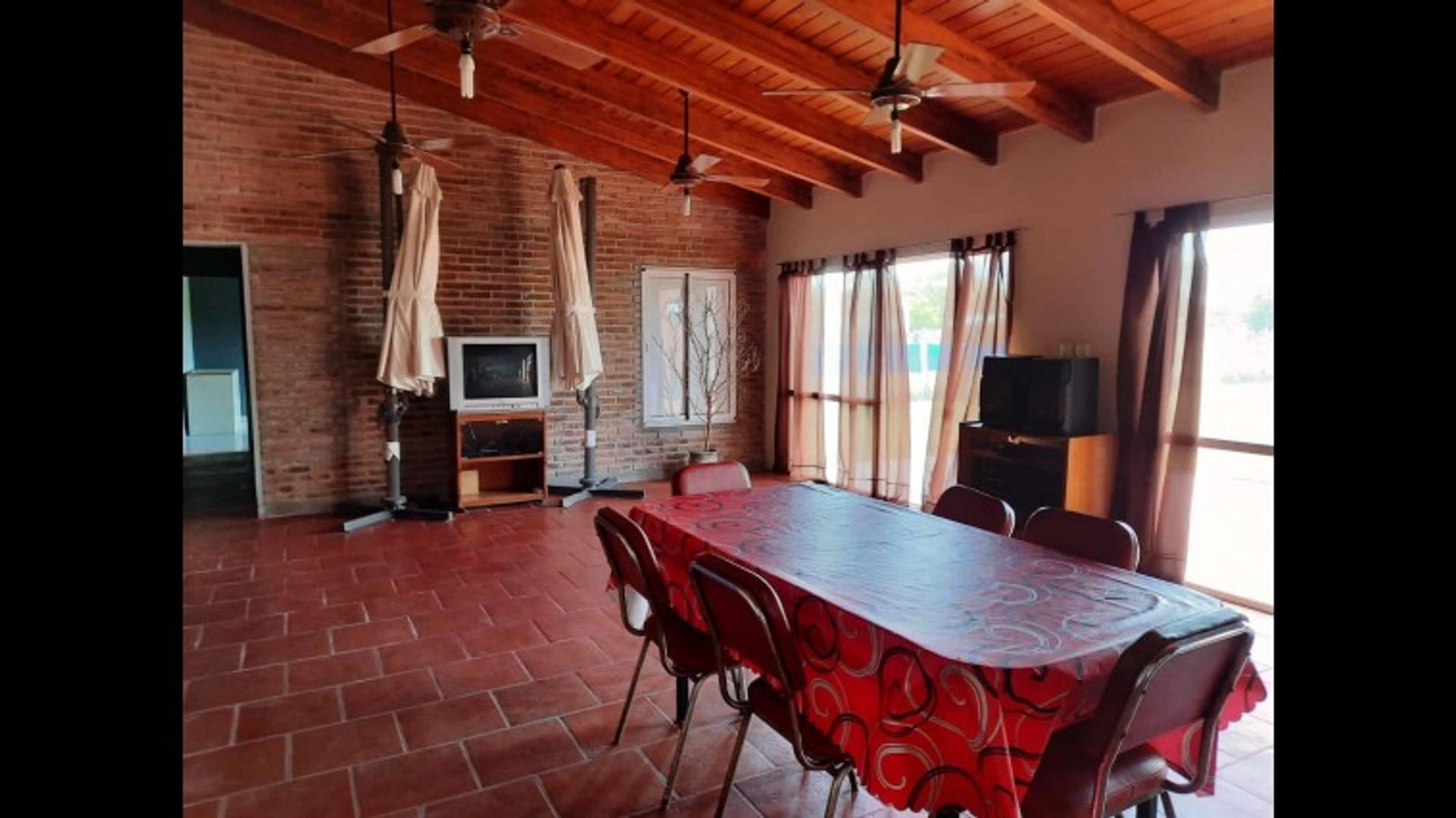 Casa 3 ambientes con 1 baño