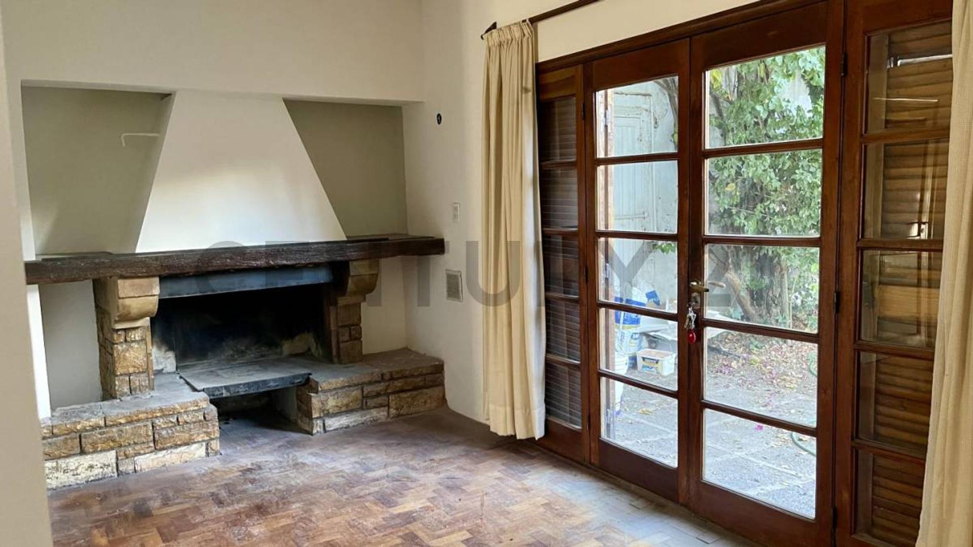 Casa en Venta con 1 cochera