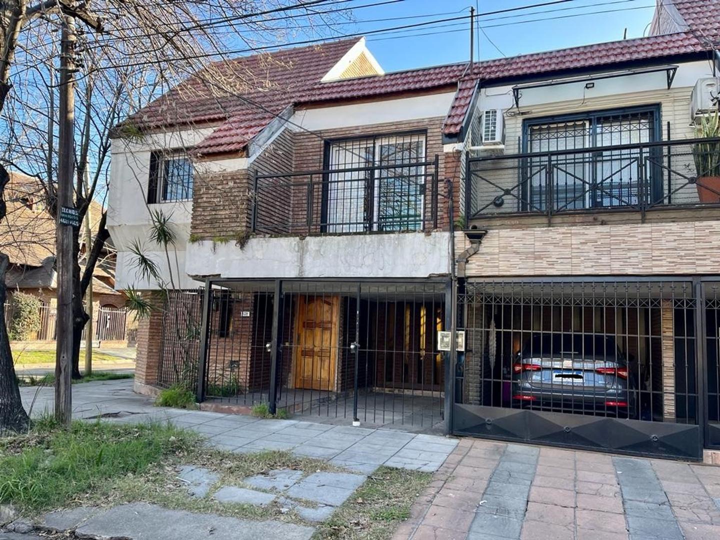 Duplex en esquina Castelar Norte