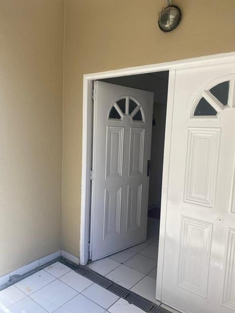 Lorenzo Lopez 1026 , Piso 1