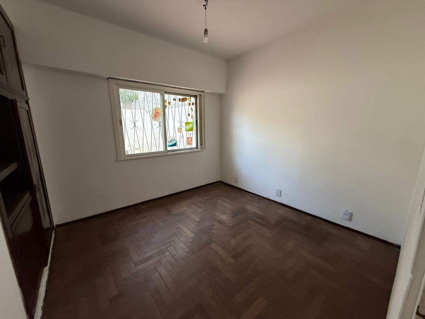 Depto Tipo Casa en Alquiler 40 años