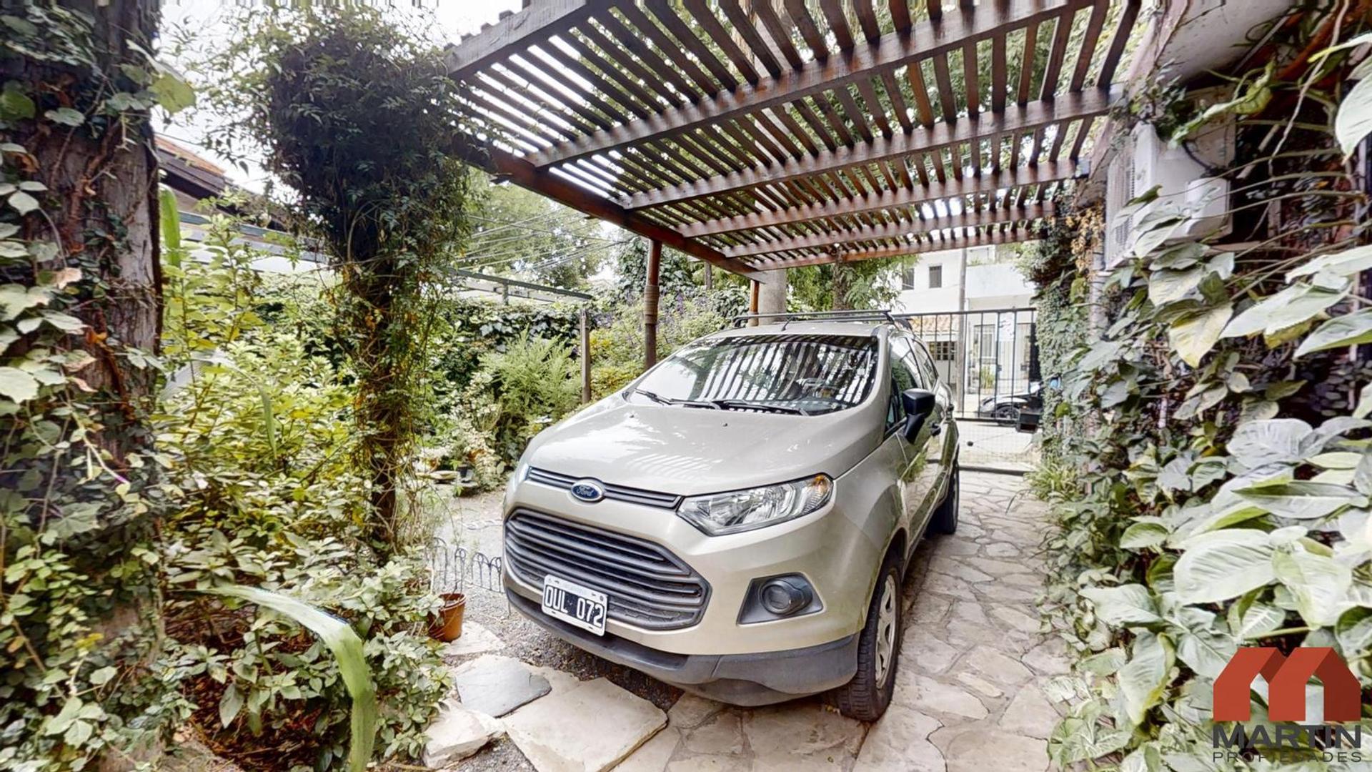 Casa en venta San Isidro, 5 amb   estudio independiente