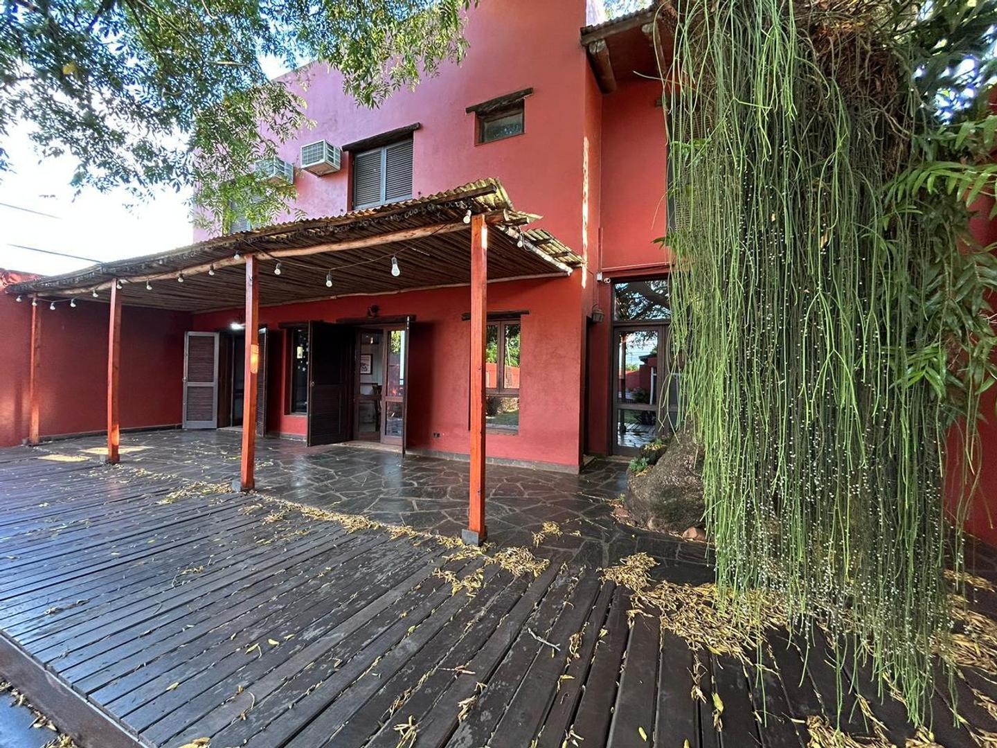 VENTA / ALQUILER DE CASA EN ESQUINA – APÓSTOLES Y BLAS PARERA, POSADAS