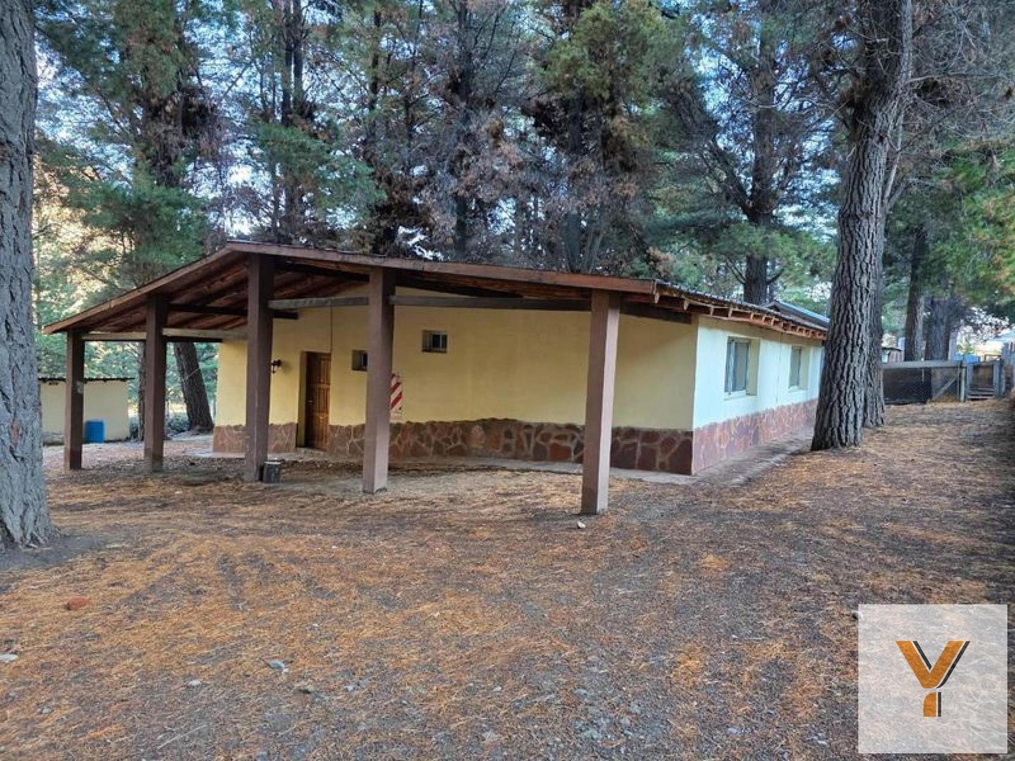Casa en venta - 3 Dormitorios 2 Baños - Esquel