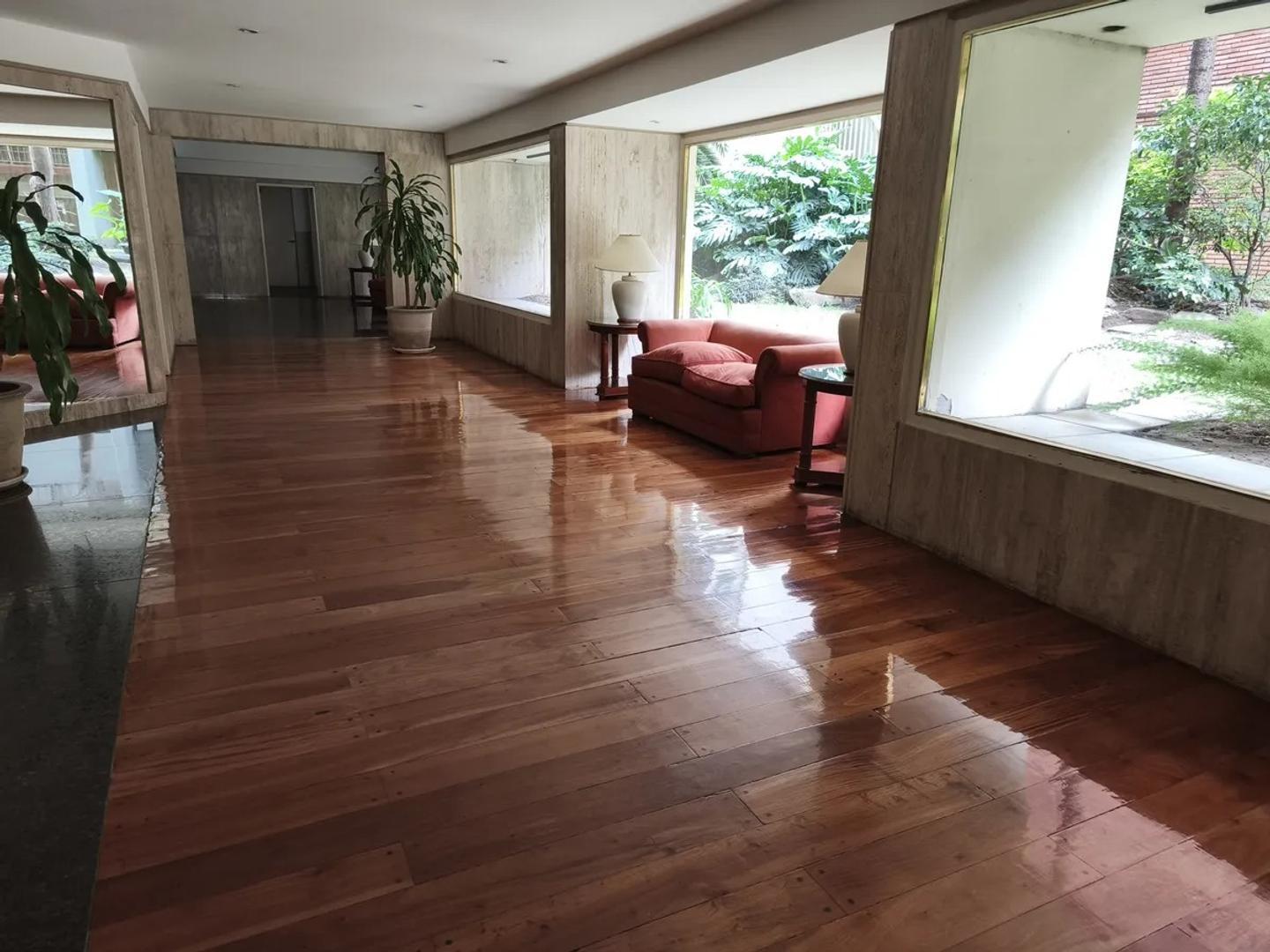 Departamento en Alquiler con 1 cocheras