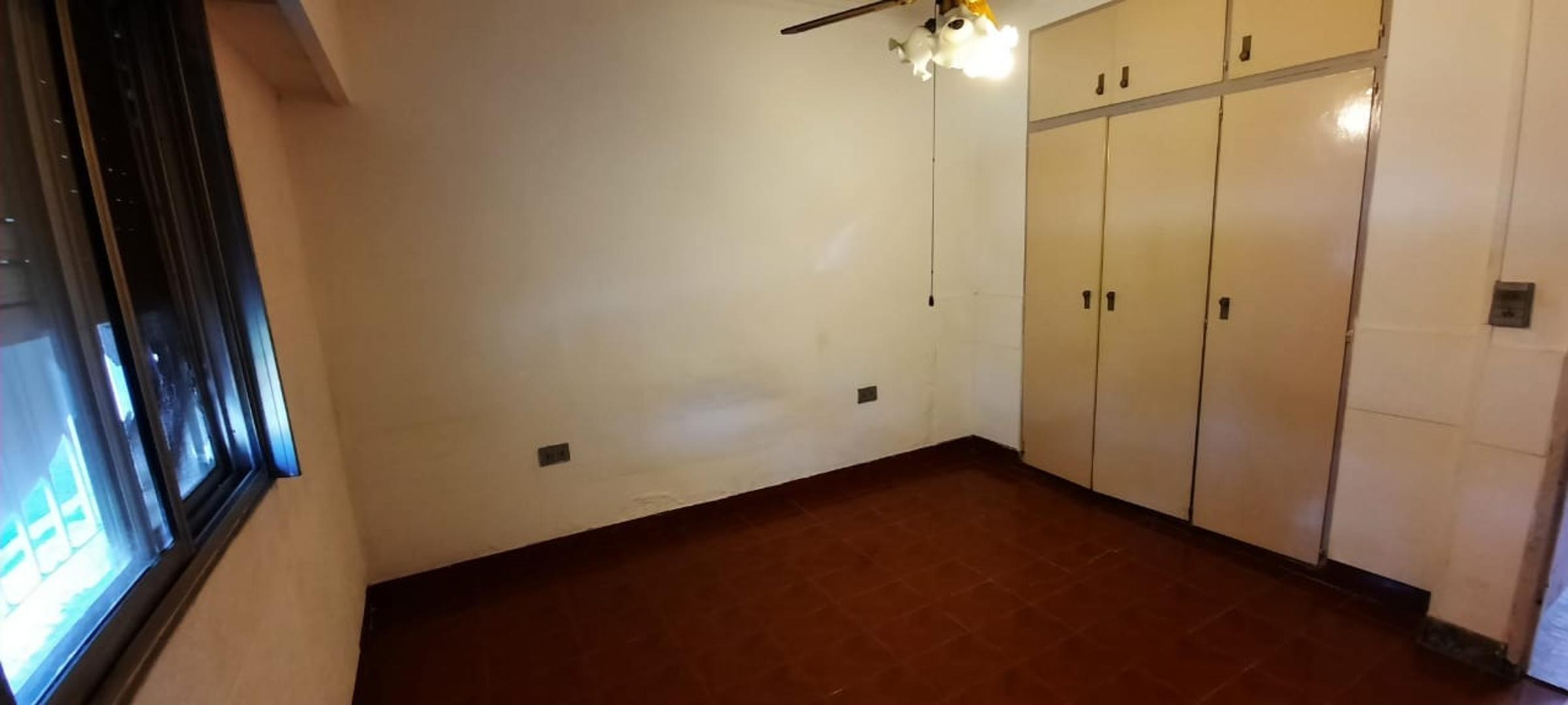 Depto Tipo Casa en Venta en Villa Dominico, USD 49.000