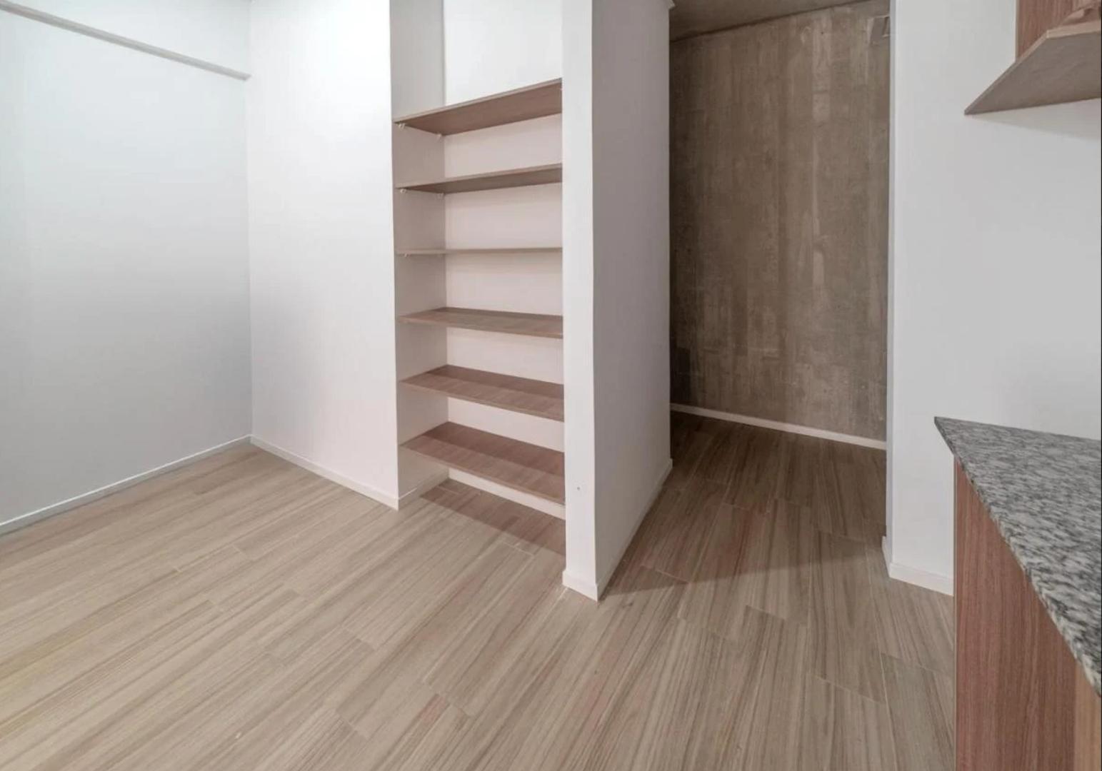 Thames 1174 , Piso 6