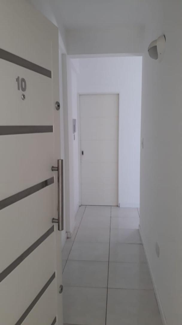 Buchardo 2200, Piso 2