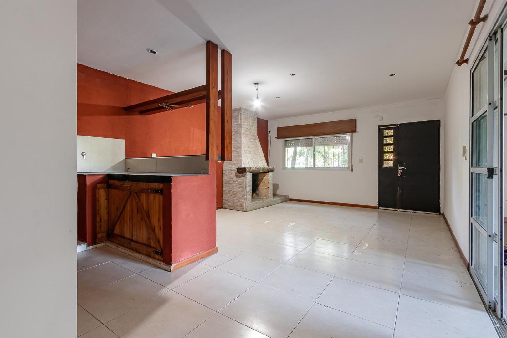 Casa 5 ambientes con 2 baños