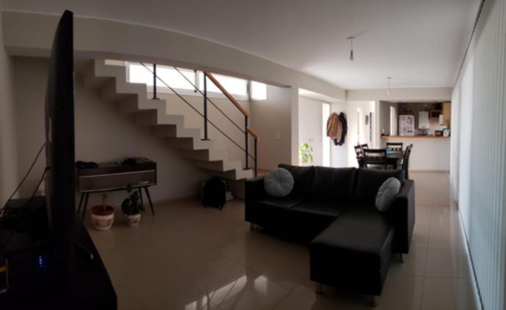 Departamento 4 ambientes con 3 baños