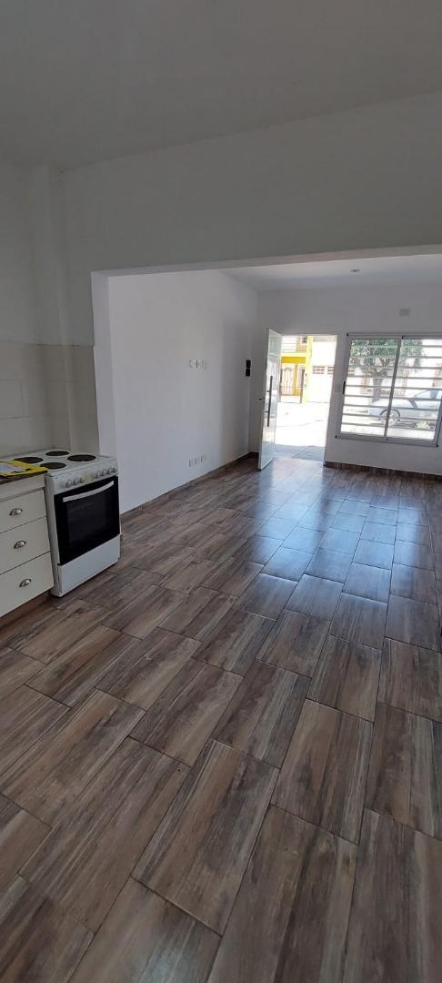 Eduardo Costa 756 , Piso pb