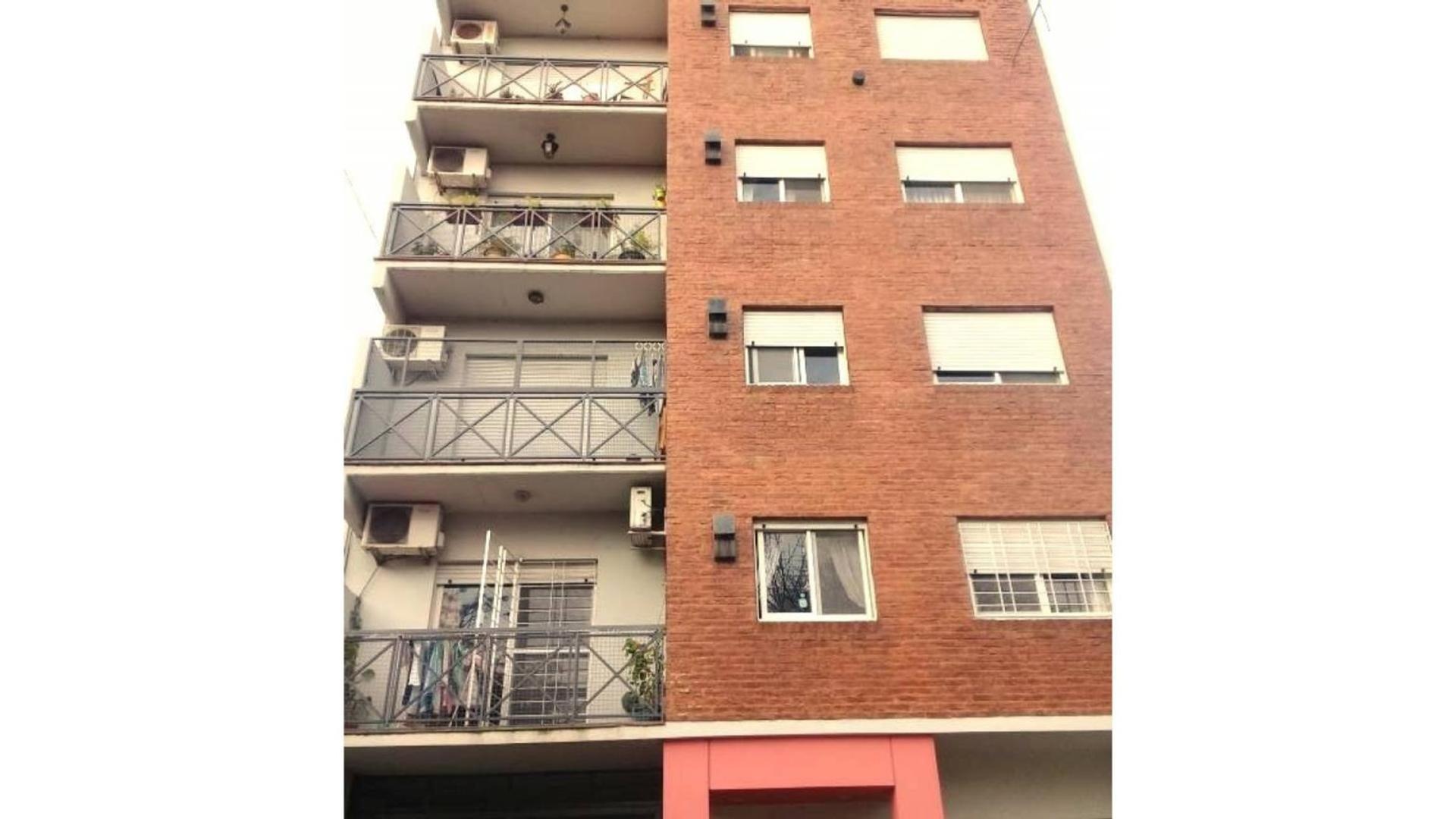 Aristóbulo Del Valle 600