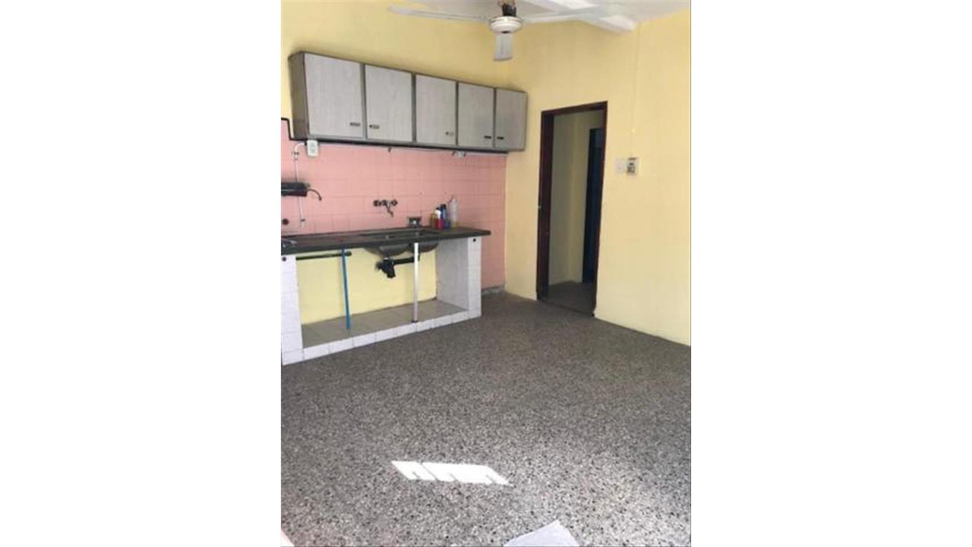 Depto Tipo Casa 3 ambientes con 2 baños