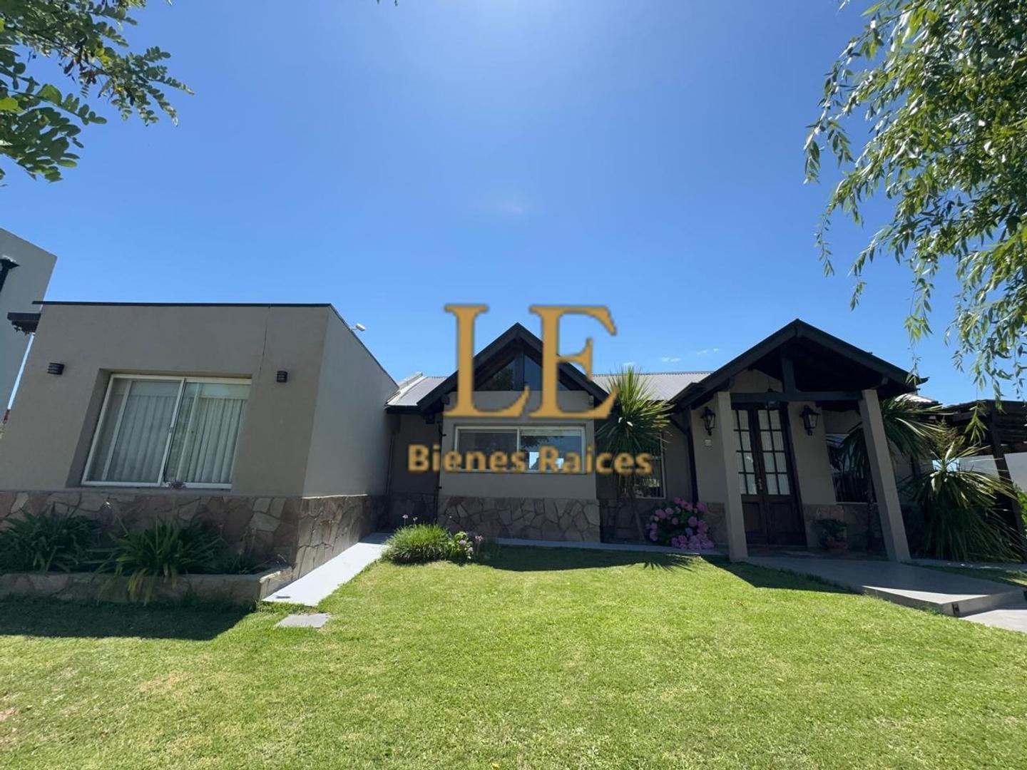 Casa en Venta en Santa Isabel, USD 205.000