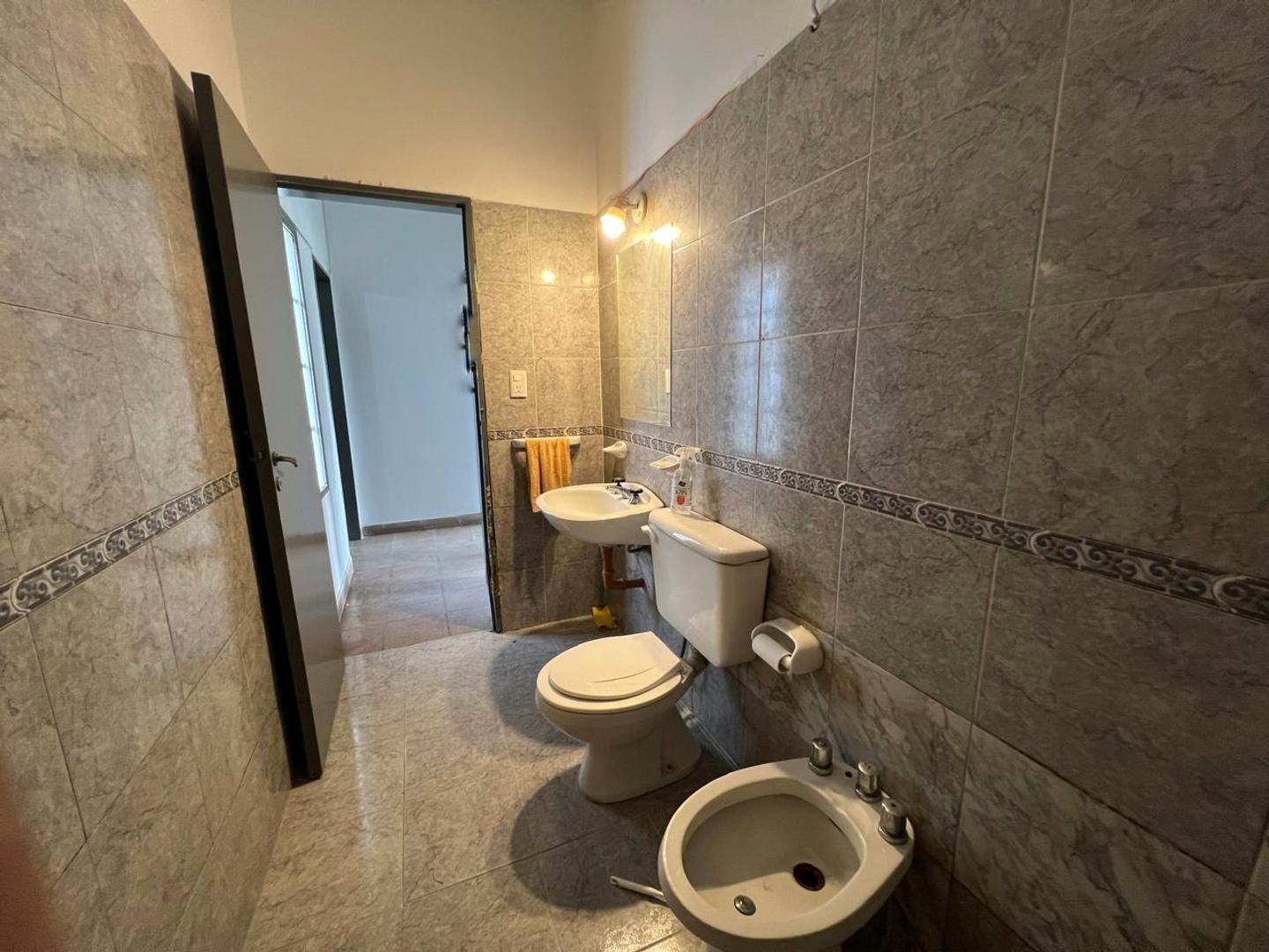 Casa en Alquiler con 1 cochera