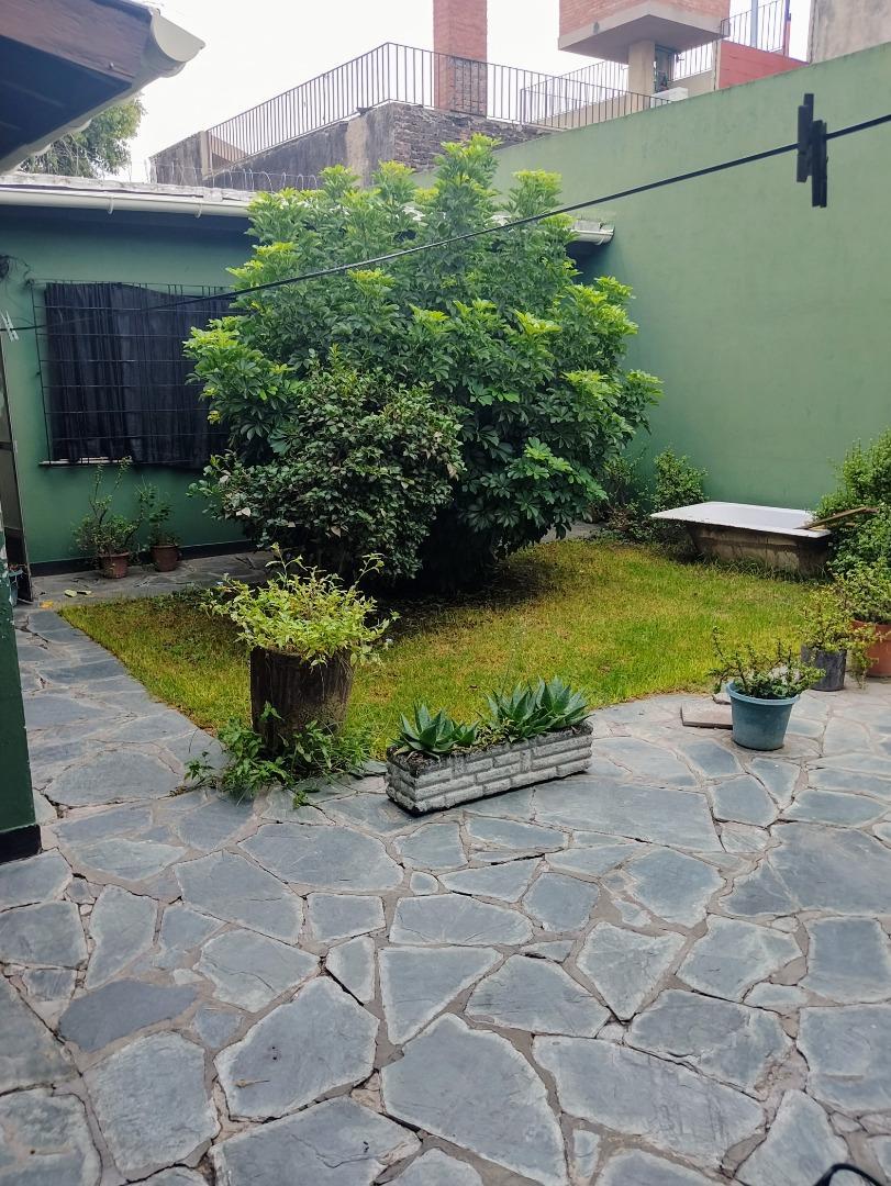 CASA 5 AMB RAMOS MEJIA C/COCHERA, PATIO,TERRAZA MULTIFAMILIA