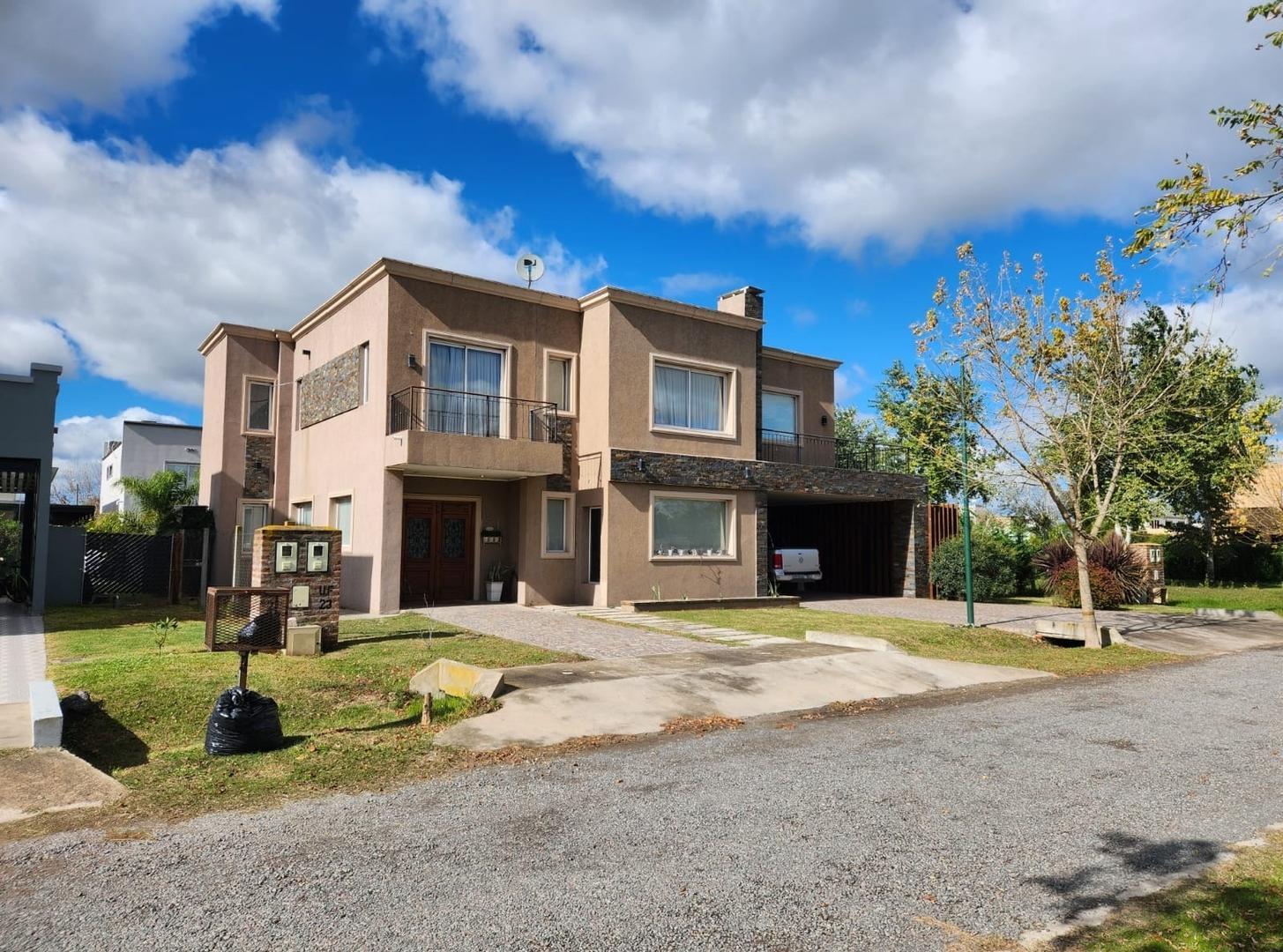 VENTA CASA LAGUNA AZUL