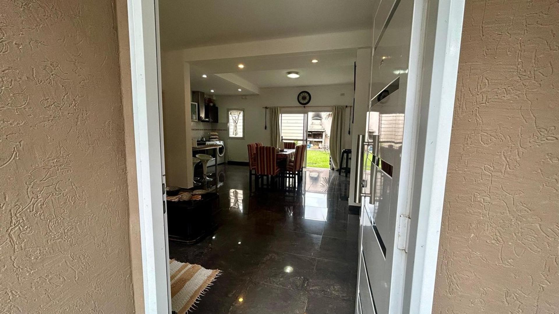 Casa 4 ambientes con 1 baño