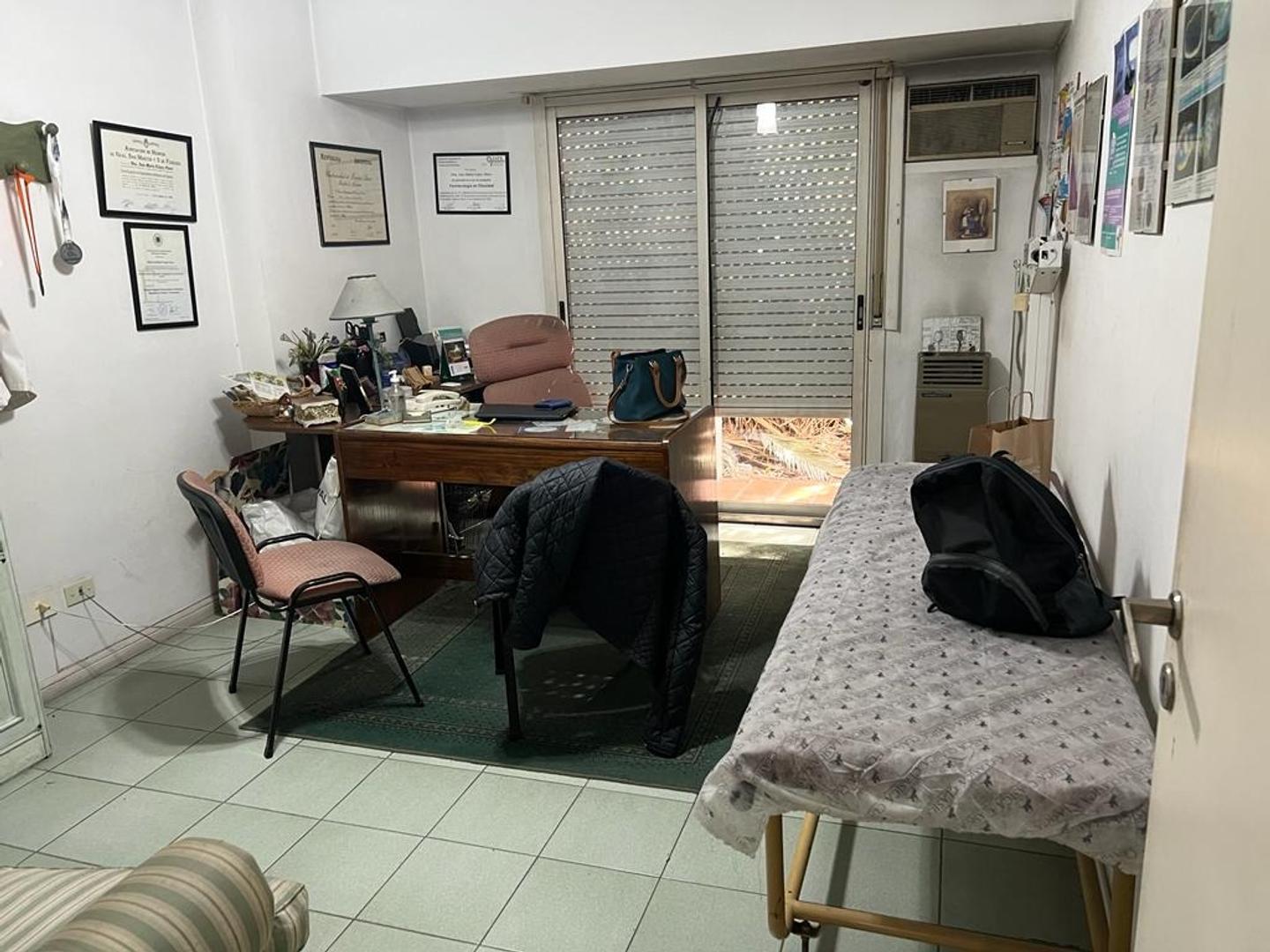 Departamento 6 ambientes con 2 baños