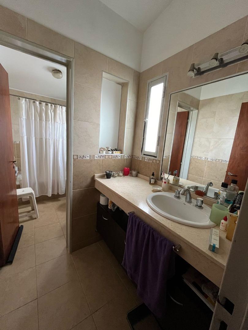 CASA EN VENTA 4 DORMITORIOS LOMAS DE SAN MARTÍN CÓRDOBA