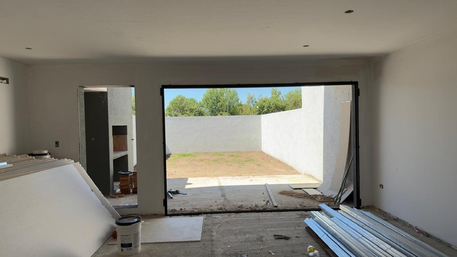 Casa 4 ambientes con 3 baños