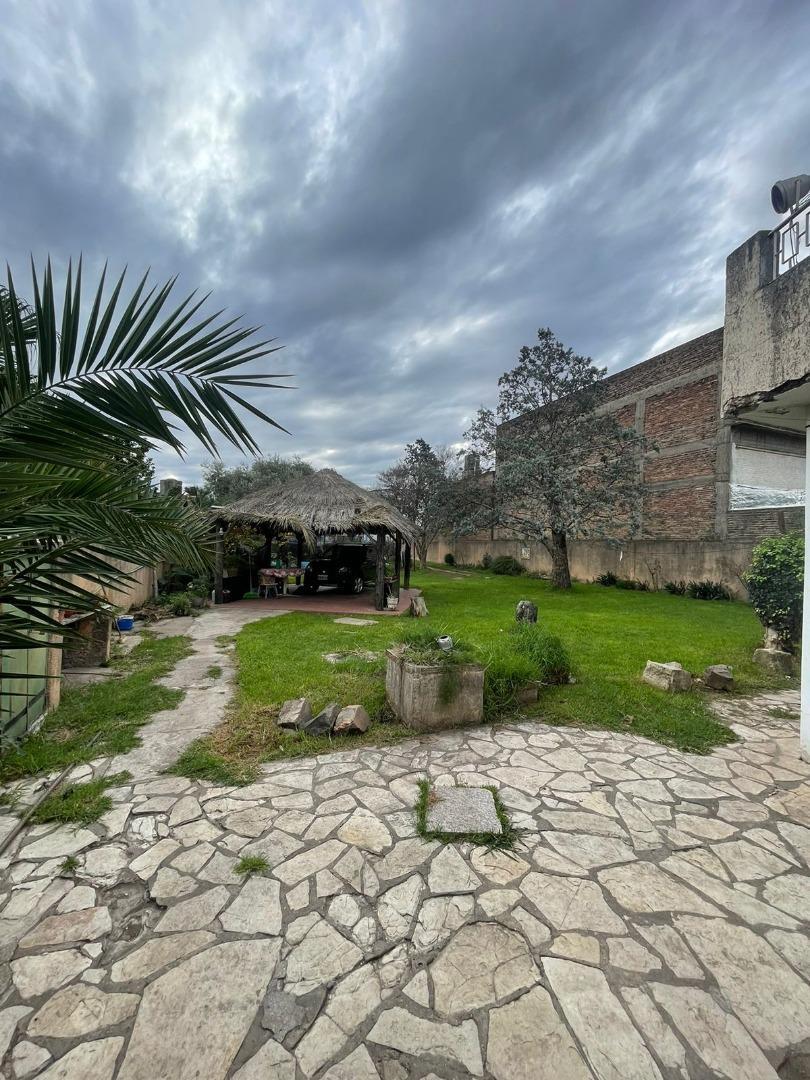 VENTA CASA SOBRE LOTE DE 18 X 50