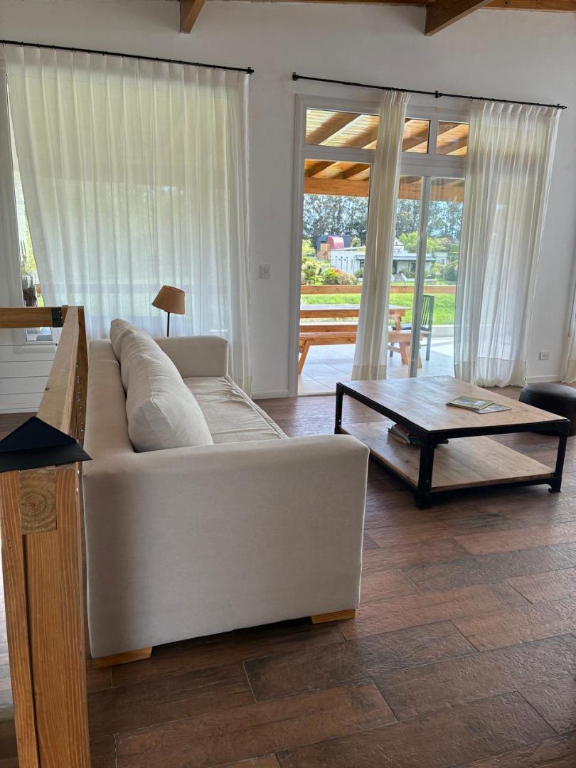 Casa 4 ambientes con 3 baños