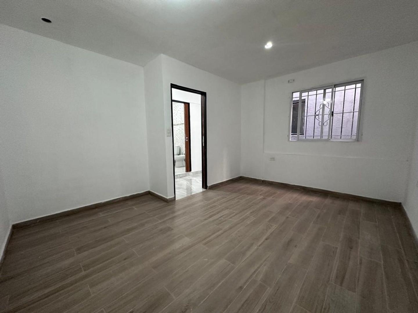 Depto Tipo Casa 3 ambientes con 1 baño