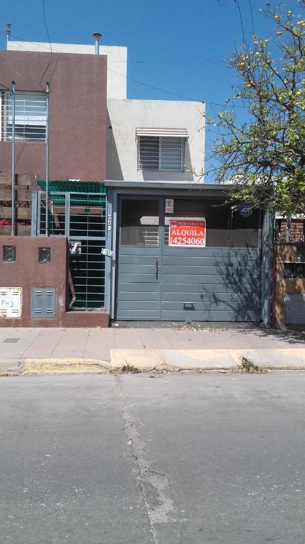 VENDO DÚPLEX 3 DORM. B° JARDÍN