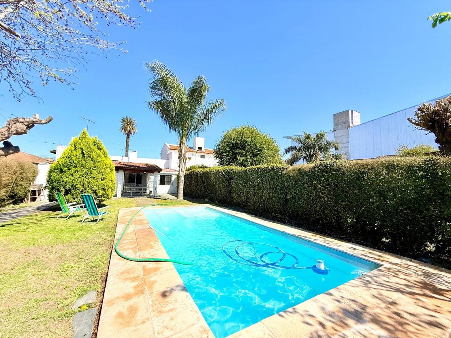 VENTA CASA PILAR 5 AMBIENTES - PERMUTA
