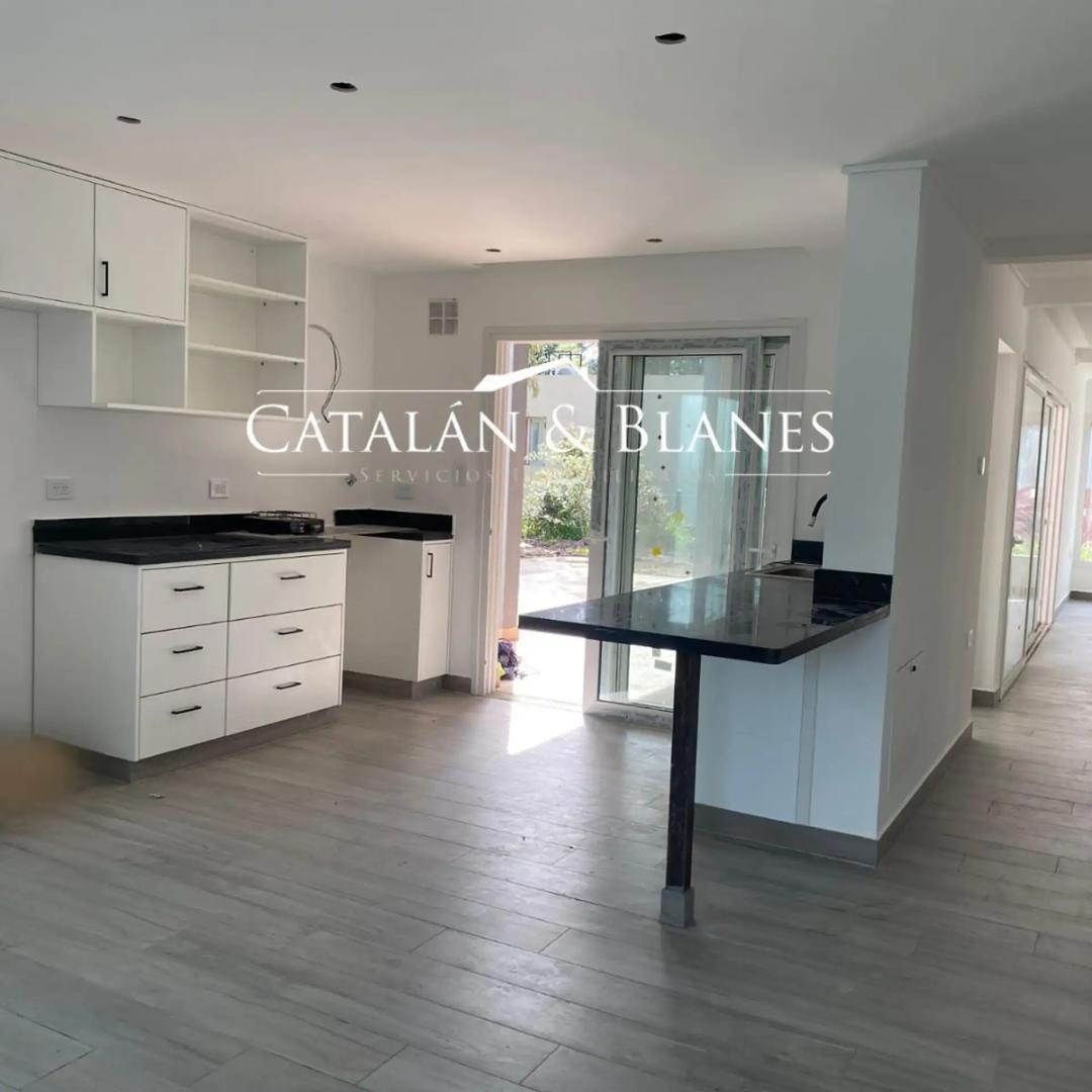 Casa 4 ambientes con 4 baños