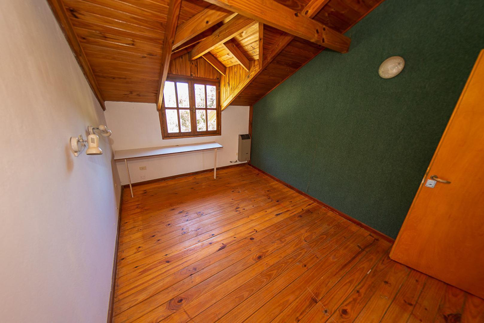 Casa 5 ambientes con 3 baños